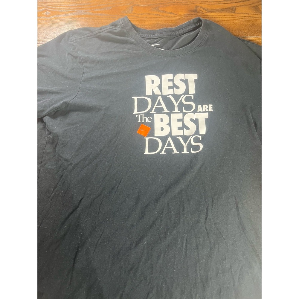 Nike Men's Dri-FIT "Rest Days are the Best Days" Black Training Tee Size XL